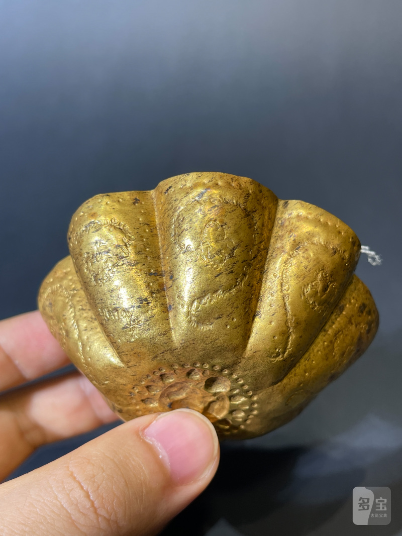 明 纯金花形杯 - 图2